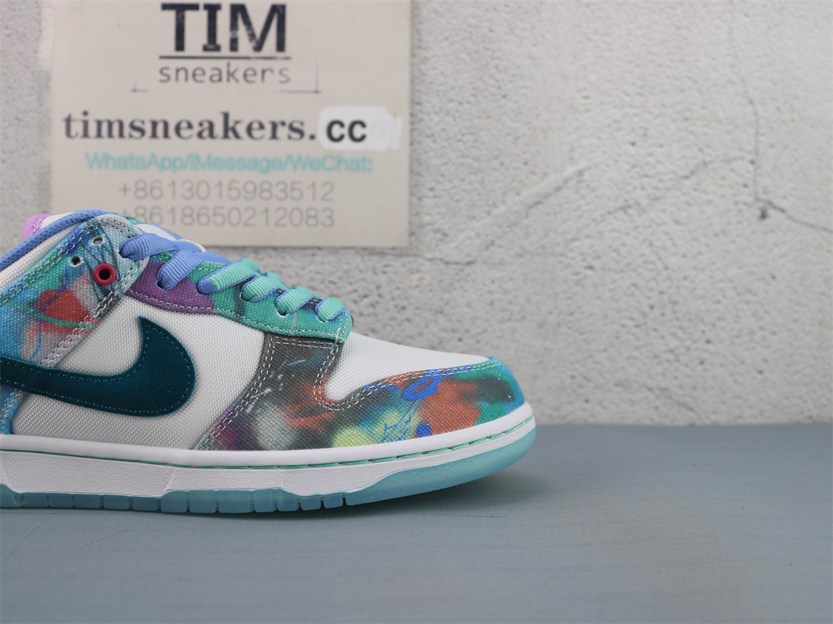 Nike SB Dunk Low Futura Laboratories Bleached Aqua HF6061-400